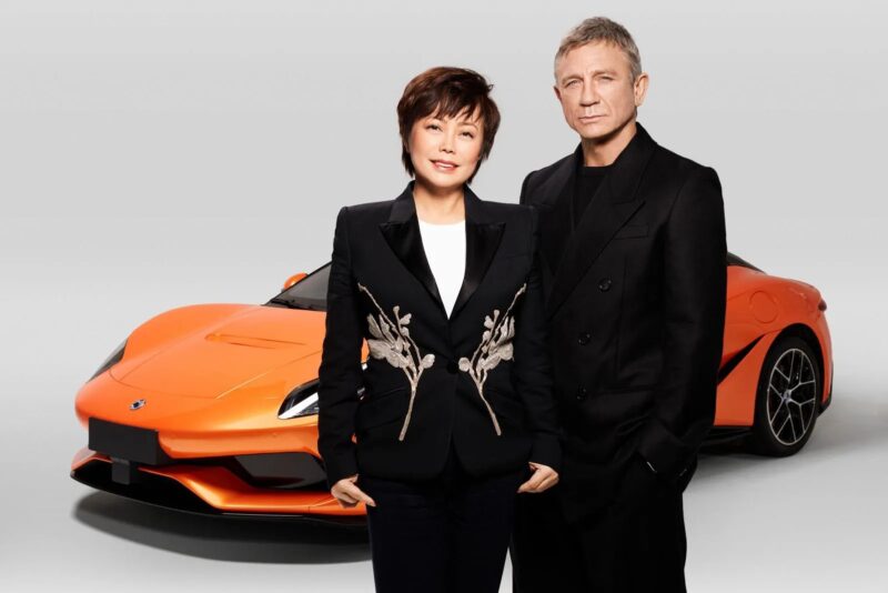 stella-li-daniel-craig-denza-z