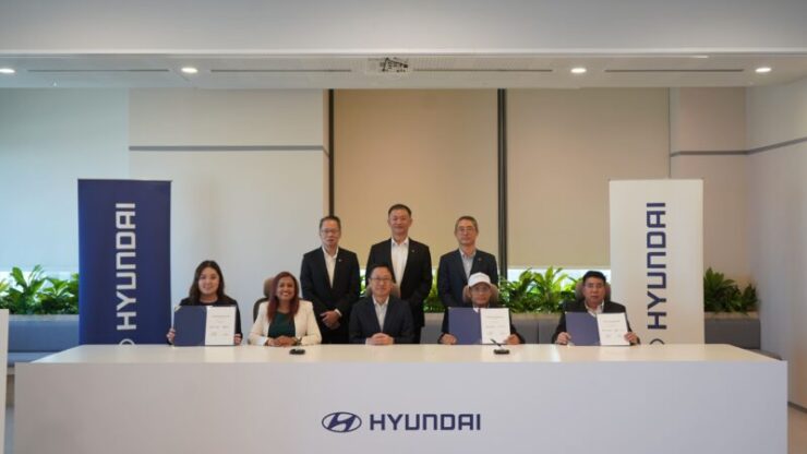 01. HMY signed CoC with representatives from TVET MARA Masjid Tanah, SLC Auto and Despark International College